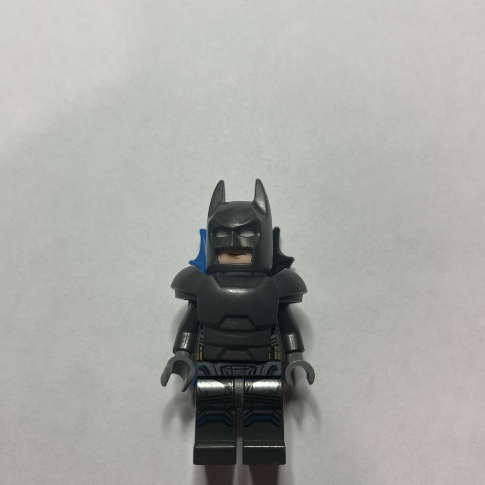 Lego DC Super Heroes Armored Batman Minifigure 76044 V2 - Picture 1 of 2